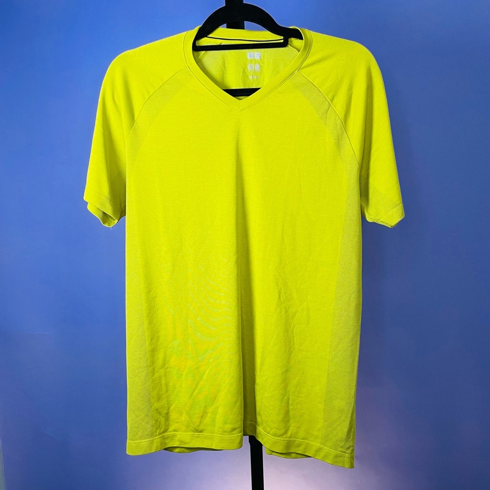 Uniqlo Men's Heattech Neon Green Size Large